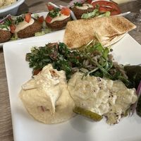 Combo plate  at Le Cèdre in Avignon