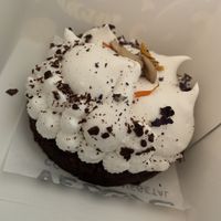 Brownie with dulce de leche and cream at Isla Vegana in Ushuaia