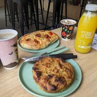 Focaccia, Tortilla, 2 coffee and orange juice at Isla Vegana in Ushuaia