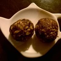 Vegan balls
Two cute balls with toasted peanuts and raisins royal at Veda House - Sofia in Sofia