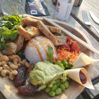 Poke bowl at Dok 14 in Cadzand