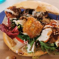 Burger de falafel at L'autèntic in Begur