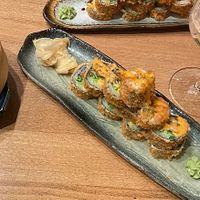 Edamame und Crunchy Ente-Imitat-Sushi  at Sakura in Mannheim