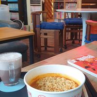 Vegan Ramen and Hot Choco at Cafe Beanteum in Seoul