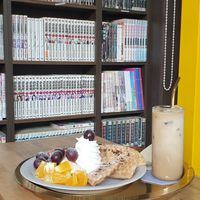 Waffle with Fruits & Vegan Latte at Cafe Beanteum in Seoul