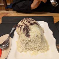 Melon bingsu at Cafe Beanteum in Seoul