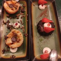 Nectarine rôtie / Gâteau chocolat et fraise at B.Better in Paris