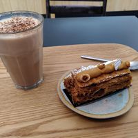 Hot cocoa and millefeuille at Land & Monkeys - Turenne in Paris