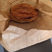 Galette des rois individuelle at Land & Monkeys - Turenne in Paris