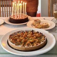 Tarte aux abricots et moelleux au chocolat   at Land & Monkeys - Turenne in Paris