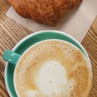 Coffee and croissant at Land & Monkeys - Turenne in Paris