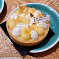 Tartelette citron meringuè at Land & Monkeys - Turenne in Paris