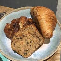 cinnamon roll, carrot cake, croissant  at Land & Monkeys - Turenne in Paris