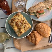 Focaccia with vegan „cheese, bacon“, onion, sandwich with soy chunks   at Land & Monkeys - Turenne in Paris