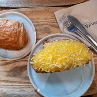 Pain au chocolat and croque monsieur at Land & Monkeys - Turenne in Paris