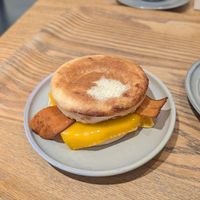 Breakfast muffin at Land & Monkeys - Turenne in Paris