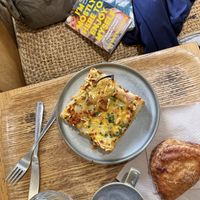 Black sesame latte 🖤☕️, foccacia with ham & “🧀” and an 🍎 pastry! All so yummy 🤤  at Land & Monkeys - Turenne in Paris