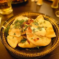 Vegane Wareniki (Mix) mit Kürbis- und Pilzfüllung at Aljonuschka in Dresden