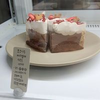 Chocolate Berry cake at Duduri Dupang in Seoul