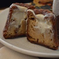 Lemon créme canelé  at Duduri Dupang in Seoul