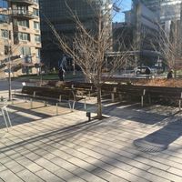 Pleasant park next door for outdoor eating at sweetgreen in New York City