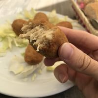 croquetas veganas sabor pollo. deliciosas at Bar Miraflores in Miraflores De La Sierra