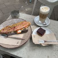 Cafelatte, Falafel sandwich and Rawberrycake  at Simply Coffee in Duisburg
