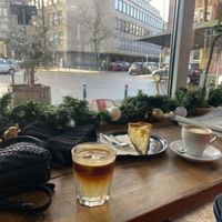 Vegan apple cake and coffee   at Simply Coffee in Duisburg