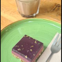 vegan cake at Simply Coffee in Duisburg