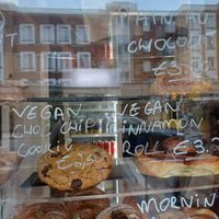Vegan options: Cinnamon Roll and Vegan Choc Chip Cookie 🍪 😋 at Creed Coffee Roasters in Celbridge