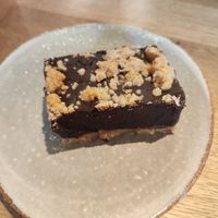 Vegan dessert at Deli Sülz in Cologne