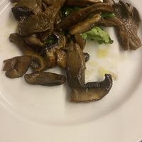 Cogumelos à bulhão pato   at Ai o Alho in Braga