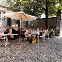 Outdoor seating at Toi et Moi in Bern