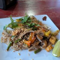 Vegan pad Thai at Thai Blue Elephant in Roatan