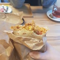 Pulled plant burrito at Runder Store in Sion