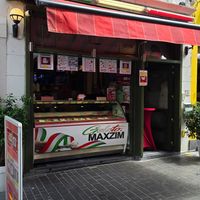 Front at Gelato Maxzim in Oostende