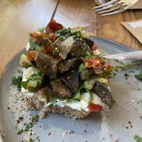 Broodje Hummus Gegrilde Groenten   at Coffee Break in Groningen