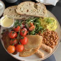 Full breakfastt  at Holy Cow Lounge in Edinburgh