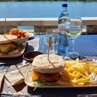 Delicious, good prices, nice place and excellent service at Hamburgueria Fidalgo in Barreiro