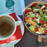 Coconut yoghurt & seasonal fruits at Libre Garden in Pefkochori