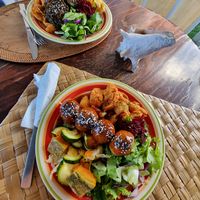 February 2023
Bean nuggets and macaroni cheese
Spinach 'steak' in the back at Qweens Royal Treats in Cedar Grove