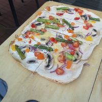 Flammkuchen mit veganem Käse at KostBar in Ellenz-poltersdorf