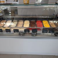 Vegan ice cream cabinet at Zuckero 3400 in Klosterneuburg