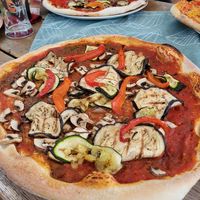 Vegan pizza at Am Rathaus in Fuessen