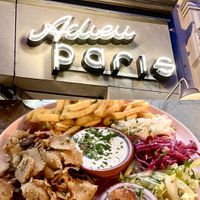 Veganer Dönerteller mit Pommes 👍🏻  at Adieu Paris - Döner Chérie in Cologne