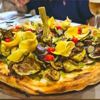 Pizza vegana Carcioffi 🌱 at Marquinetti in Tomelloso