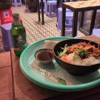 Seitan bowl and a Saigon beer at Chi Thu - Leopoldstraße in Munich