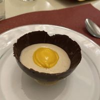 Uovo di cioccolato con crema di anacardi   at Fefino in Trani