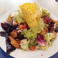 Main / Mexican inspired salad with Heura pb chickn at Dídola in Zaragoza