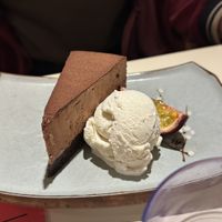 Chocolate mousse cake 5/5 🏆  at Veganees in Amsterdam